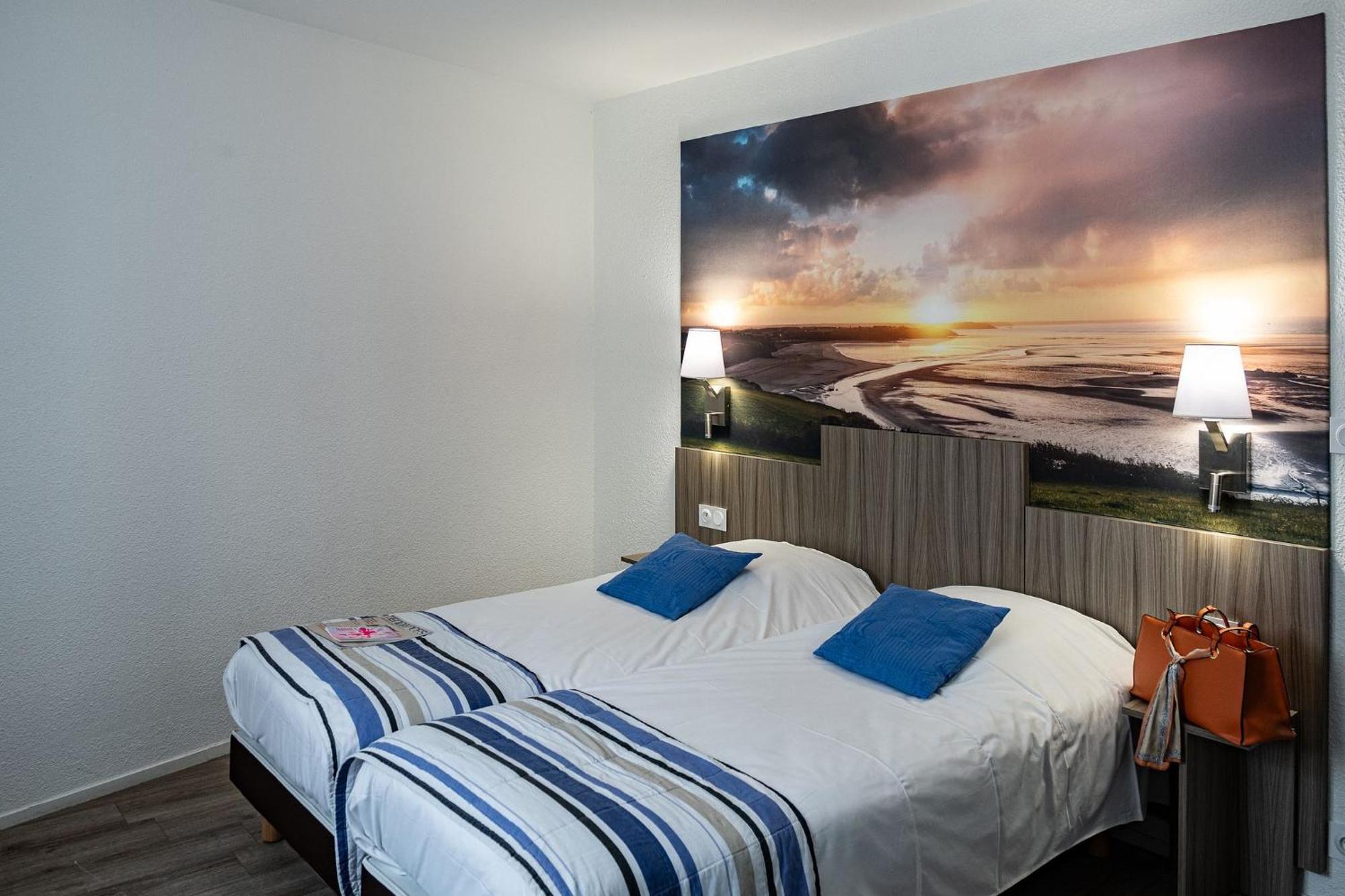 Contact Hotel Du Champ De Mars De Saint-Brieuc Bagian luar foto