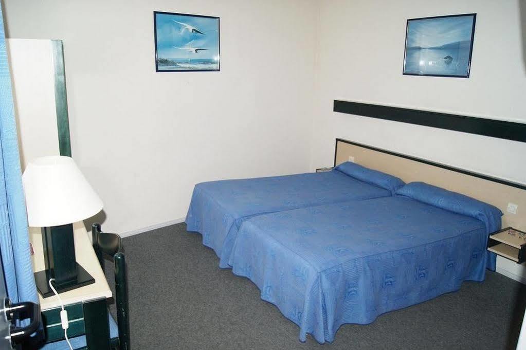 Contact Hotel Du Champ De Mars De Saint-Brieuc Bagian luar foto